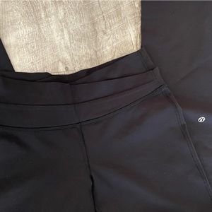 Lululemon Crossover Waist Bootcut leggings Sz 6